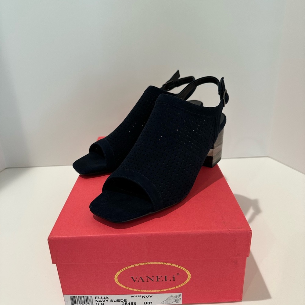 Vaneli Elija bootie in Navy Suede Size 8 N